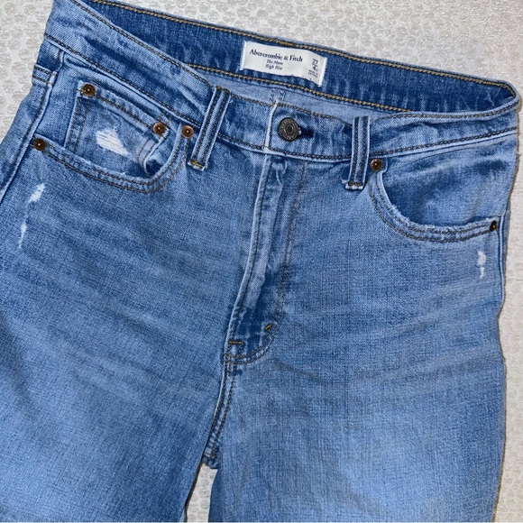 Abercrombie High Rise Mom Jean - Picture 3 of 4